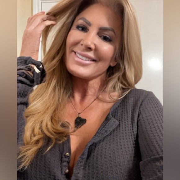 Silver heart necklace can be worn with or without the pendant. SEE ALL PICS - Picture 8 of 9